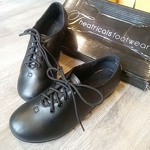 Theatricals Black lace tap shoes, size 4.0M